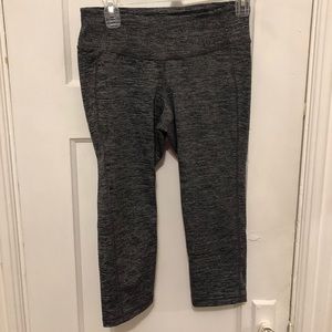 Old Navy workout capri leggings